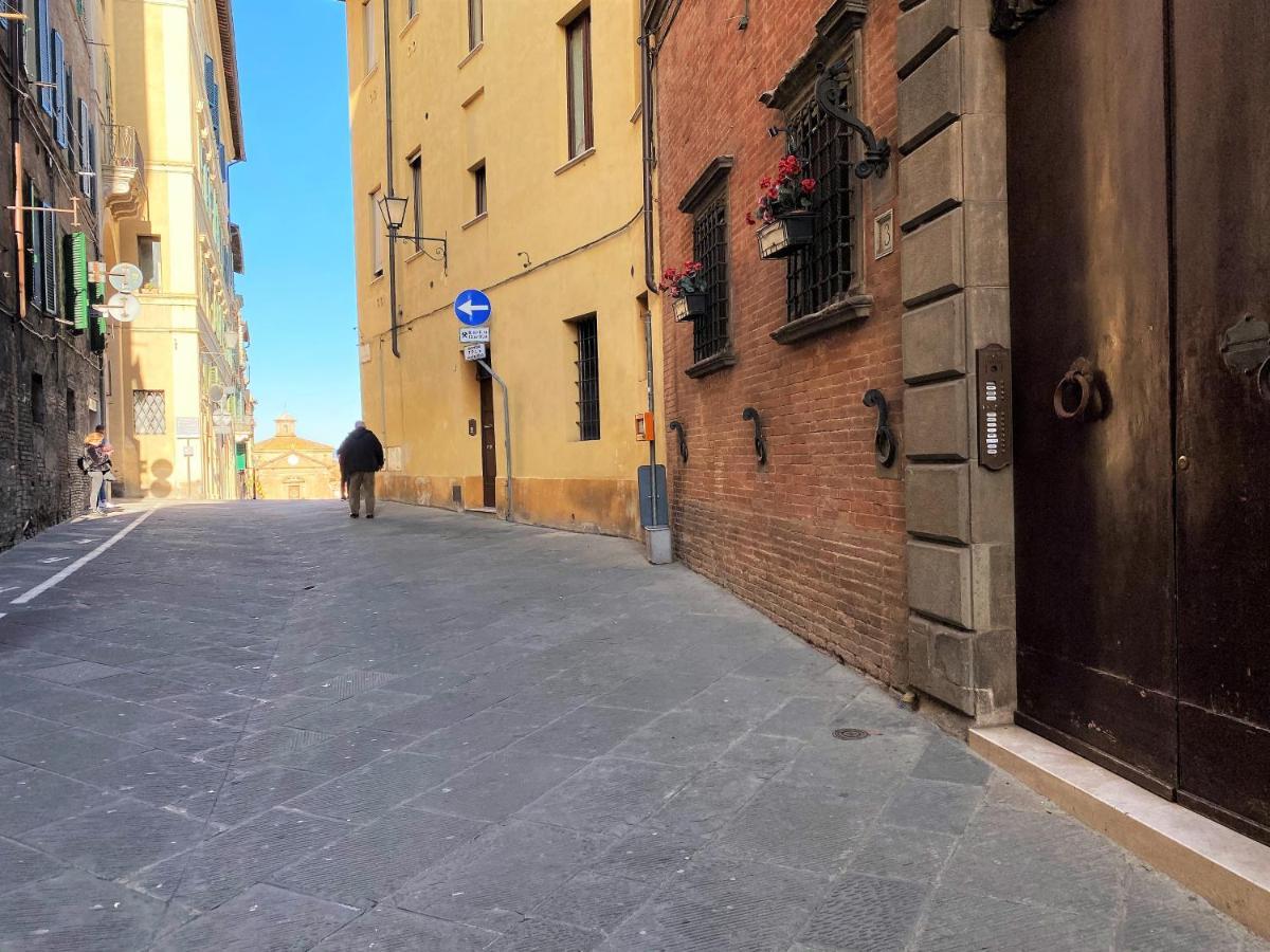 Violante-Central Apartment In Siena Exterior foto