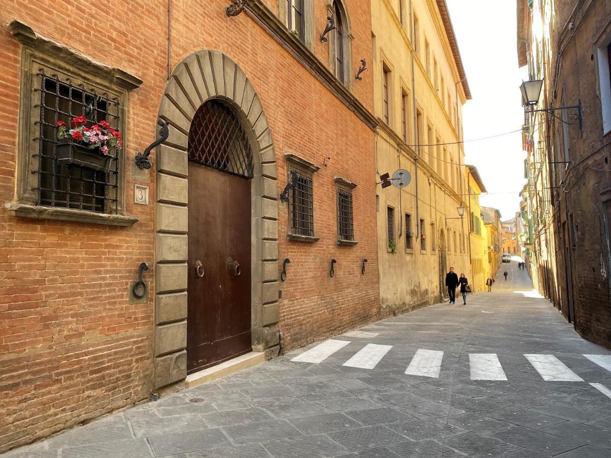 Violante-Central Apartment In Siena Exterior foto